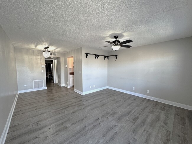 24862 US Hwy 19 N in Clearwater, FL - Building Photo - Building Photo