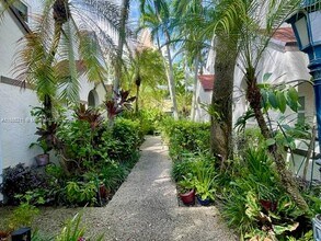 101 NE 8th Ave in Fort Lauderdale, FL - Building Photo - Building Photo