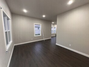 528 W Division St in Springfield, MO - Building Photo - Building Photo