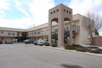 Gene Gilbert Manor in Albuquerque, NM - Building Photo - Building Photo