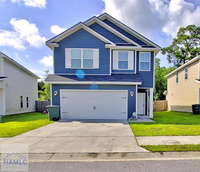 587 Fairview Cir in Hinesville, GA - Building Photo