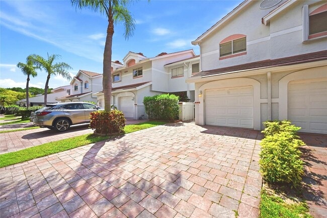 6215 Old Court Rd in Boca Raton, FL - Building Photo - Building Photo