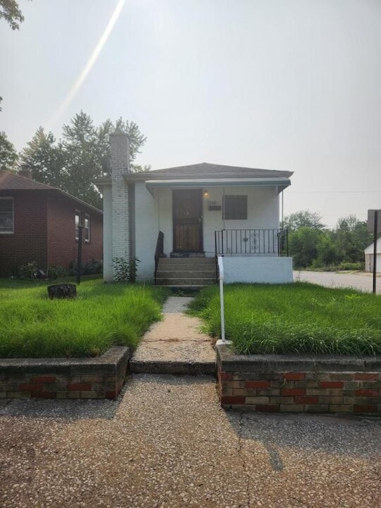 2700 Jefferson St in Gary, IN - Building Photo