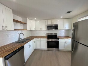 203 17th St in Tybee Island, GA - Building Photo - Building Photo