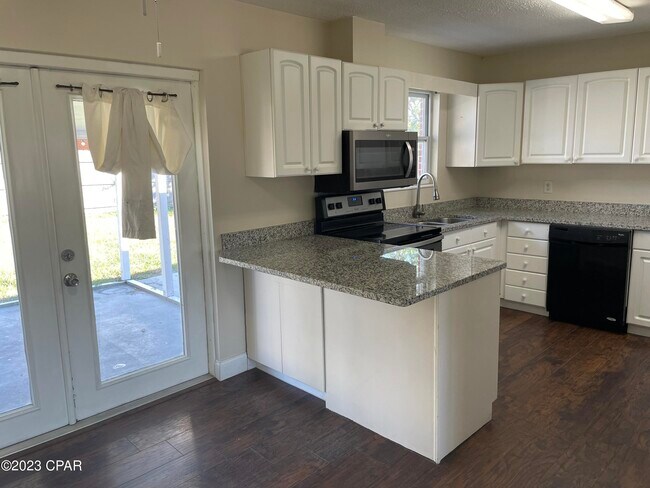 904 Forestdale Ave in Panama City, FL - Building Photo - Building Photo