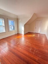 8 Quint Ave in Boston, MA - Building Photo - Building Photo