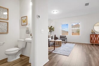 Beacon at Meridian in San Antonio, TX - Building Photo - Building Photo