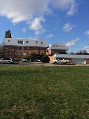 Charleston Court in Omaha, NE - Building Photo - Building Photo