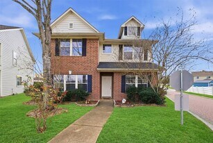 11930 Longwood Garden Way in Houston, TX - Building Photo