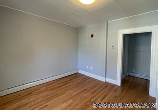 233 Lafayette St, Unit 11 in Salem, MA - Building Photo - Building Photo