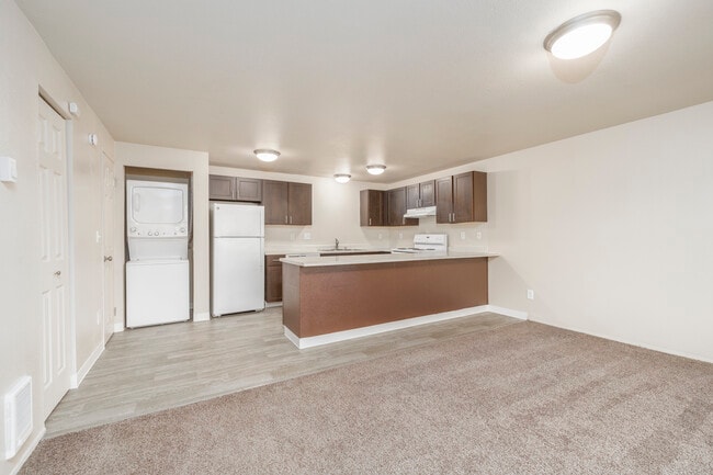 Southern Pines in Lakewood, WA - Building Photo - Interior Photo