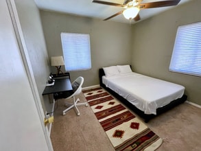 143 W Gallagher Ave in Las Cruces, NM - Building Photo - Building Photo