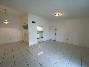 468 NE 206th Ln in Miami, FL - Building Photo - Building Photo