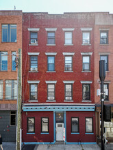 56 Coles St in Jersey City, NJ - Building Photo - Building Photo