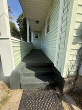 437 High St in Naugatuck, CT - Building Photo - Building Photo