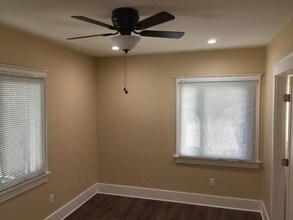 359 W Lexington Dr, Unit A in Glendale, CA - Foto de edificio - Building Photo