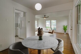 948 N Windomere Ave in Dallas, TX - Building Photo - Building Photo
