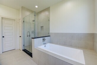 2922 El Fenice Ln in Houston, TX - Building Photo - Building Photo