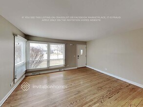 418 W Lake Park Dr in Addison, IL - Building Photo - Building Photo