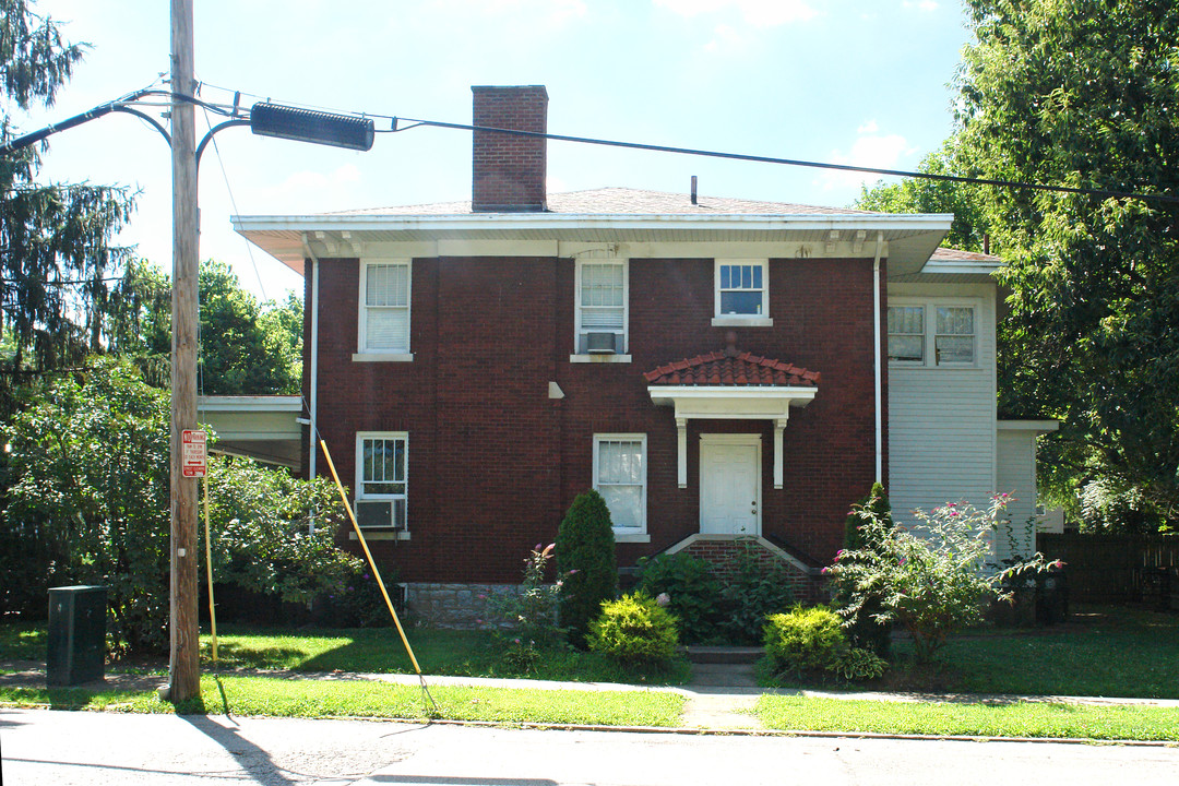 324 E Maxwell St in Lexington, KY - Building Photo