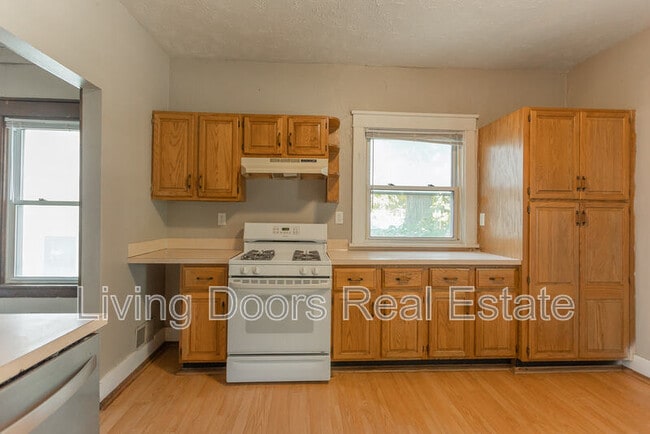 1529 N 24th St in Lincoln, NE - Building Photo - Building Photo