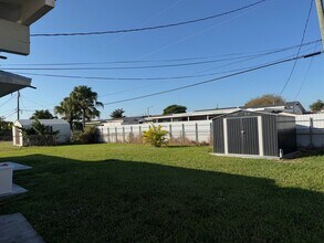 13710 Harrison St in Miami, FL - Building Photo - Building Photo