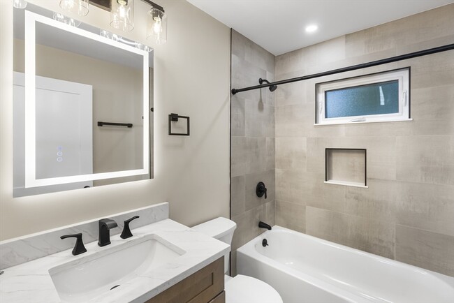 31 Woodale Ave in Boston, MA - Building Photo - Building Photo