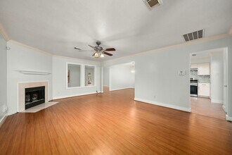 11607 Zarroll Dr in Houston, TX - Foto de edificio - Building Photo