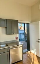 1634 Hewitt Ave in Cincinnati, OH - Building Photo - Building Photo