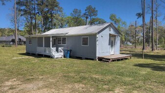 18397 Deer Glen W Dr in Conroe, TX - Building Photo