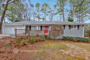 3954 Lindley Dr in Powder Springs, GA - Building Photo