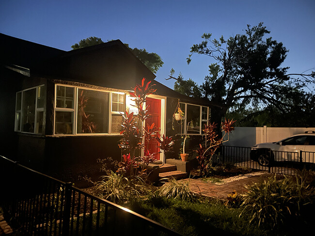 1034 Queen St N, Unit DetachedHome in St. Petersburg, FL - Building Photo - Building Photo