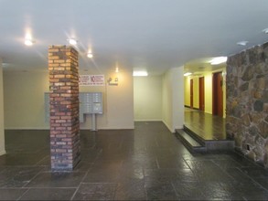 35 North Long Beach Avenue in Freeport, NY - Building Photo - Lobby