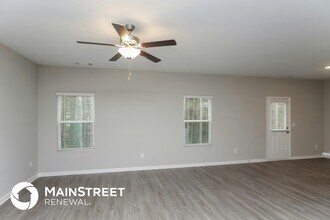 318 Augusta Woods Dr in Villa Rica, GA - Foto de edificio - Building Photo