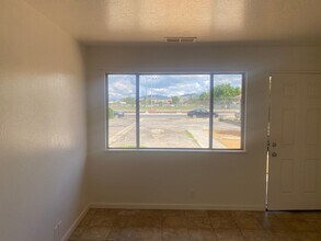 888-888 E Samoa St in Lindsay, CA - Building Photo - Building Photo