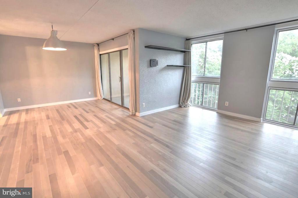 1578 Moorings Dr in Reston, VA - Building Photo