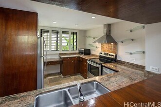 500 Lunalilo Home Rd in Honolulu, HI - Building Photo - Building Photo