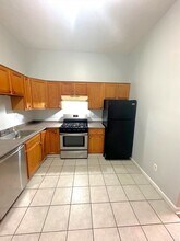 1126 Washington St-Unit -3 in Norwood, MA - Foto de edificio - Building Photo