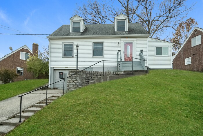 2700 Powell Dr in Cincinnati, OH - Building Photo