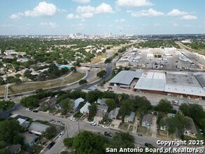 1522 S Elmendorf St in San Antonio, TX - Building Photo - Building Photo