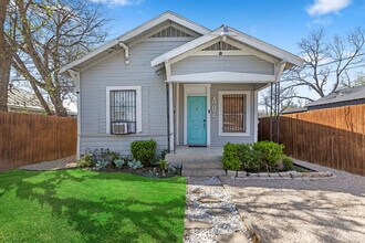 405 N Monumental St in San Antonio, TX - Building Photo - Building Photo
