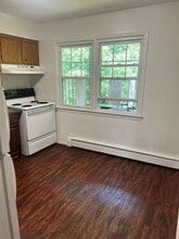 21 Pavilion Rd in Suffern, NY - Building Photo - Building Photo