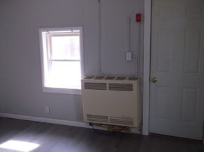 413 W Court St, Unit Rear in Rome, NY - Foto de edificio - Building Photo