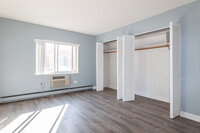 3815 N Pine Grove Ave, Unit 4 in Chicago, IL - Building Photo - Building Photo