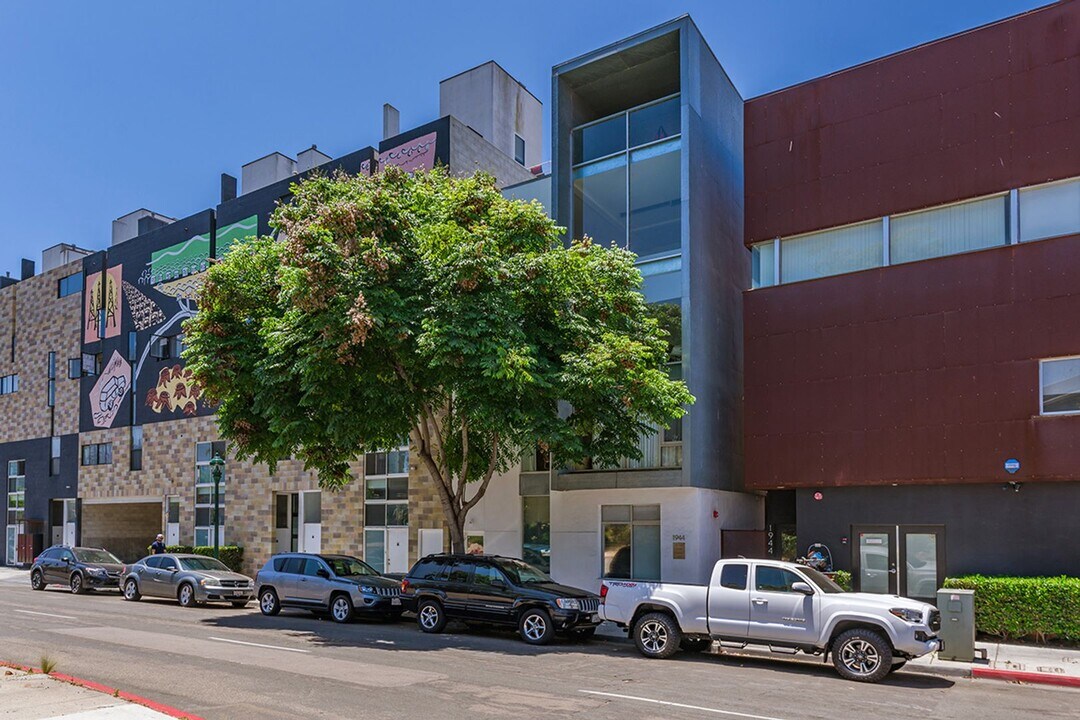 1944 State St in San Diego, CA - Building Photo
