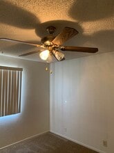 2924 Diamond St, Unit 4 in Rosamond, CA - Foto de edificio - Building Photo