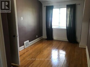 159 Avondale Ave in Toronto, ON - Building Photo - Building Photo