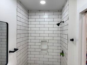 225 E Peru St, Unit 4 in Princeton, IL - Foto de edificio - Building Photo