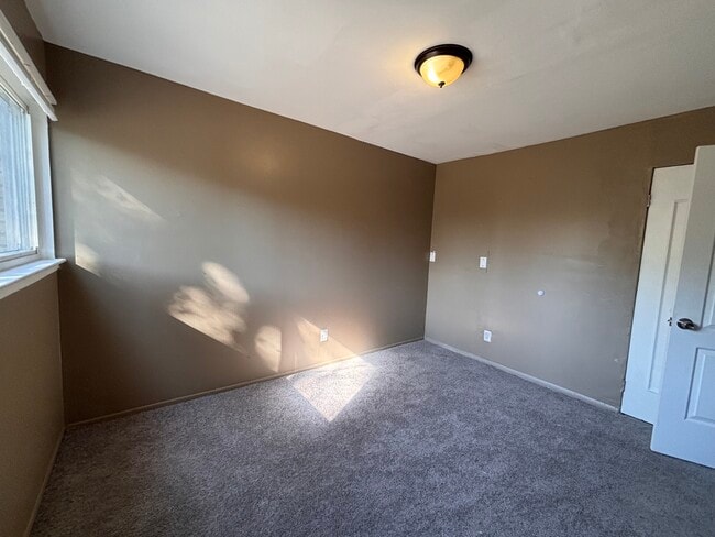 20221 Tireman St, Unit 20225 Tireman Ave in Detroit, MI - Building Photo - Building Photo