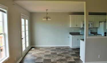 1577 Autumn Dr in Clarksville, TN - Building Photo - Building Photo